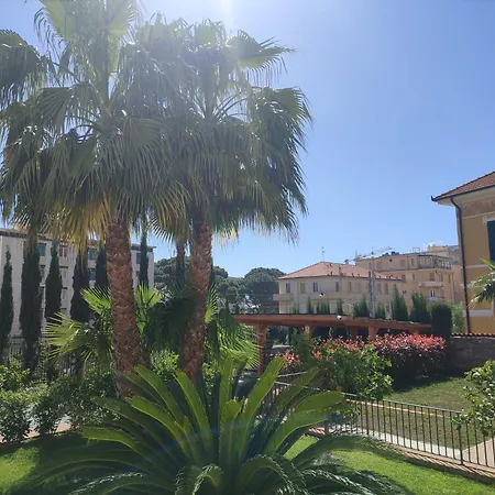Alaxia Luxury Apartament Alassio