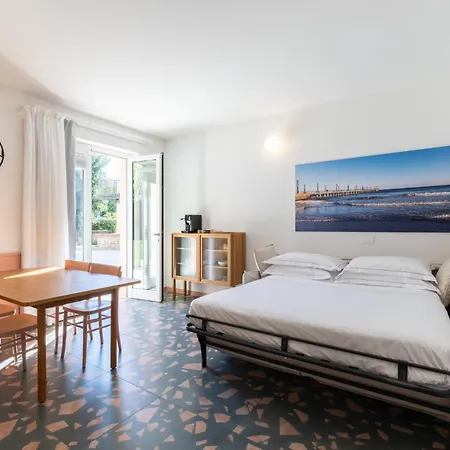 Alaxia Luxury Apartament *