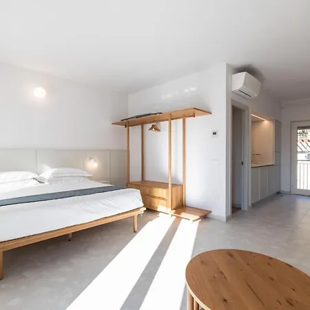 Alaxia Luxury