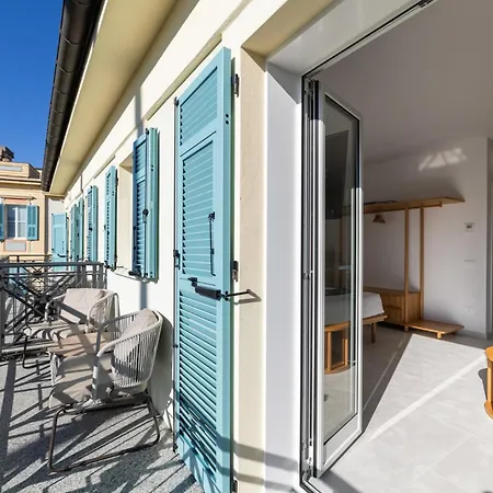 Alaxia Luxury Apartament *
