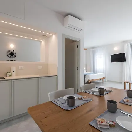 Alaxia Luxury Apartament *