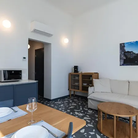 Alaxia Luxury *