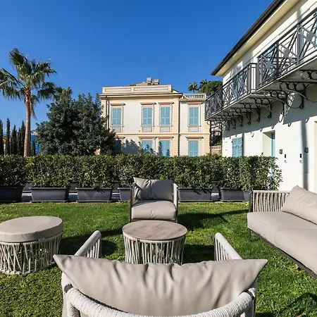 Alaxia Luxury