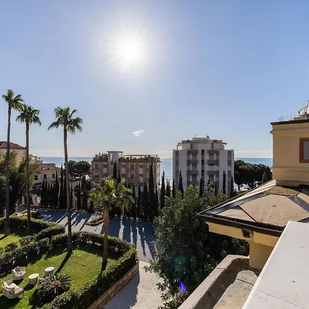Alaxia Luxury Apartament *