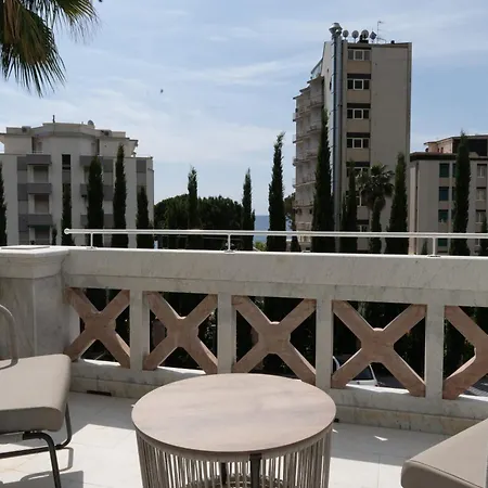 Alaxia Exclusive Apartment *