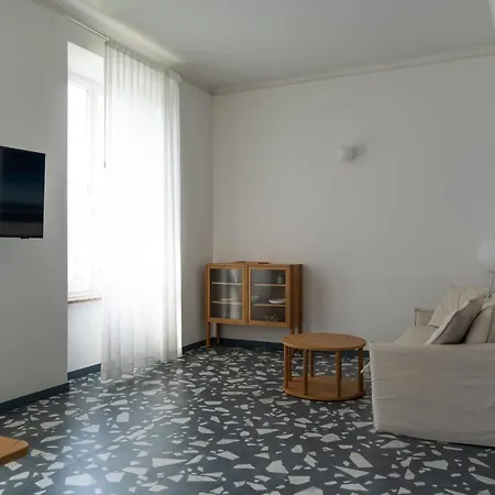 Alaxia Exclusive Apartment *