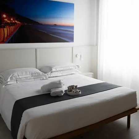 Alaxia Exclusive Alassio