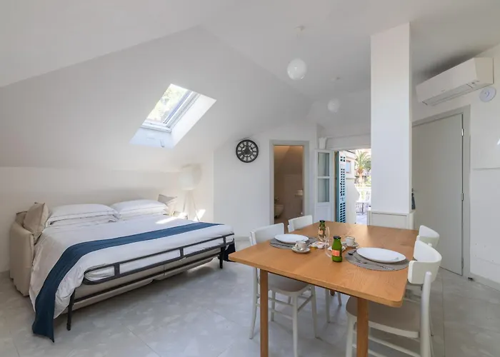 Alaxia Exclusive * Alassio